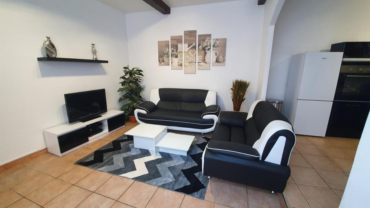 Apartament La Caverne De La Rose D'Or Orange  Zewnętrze zdjęcie